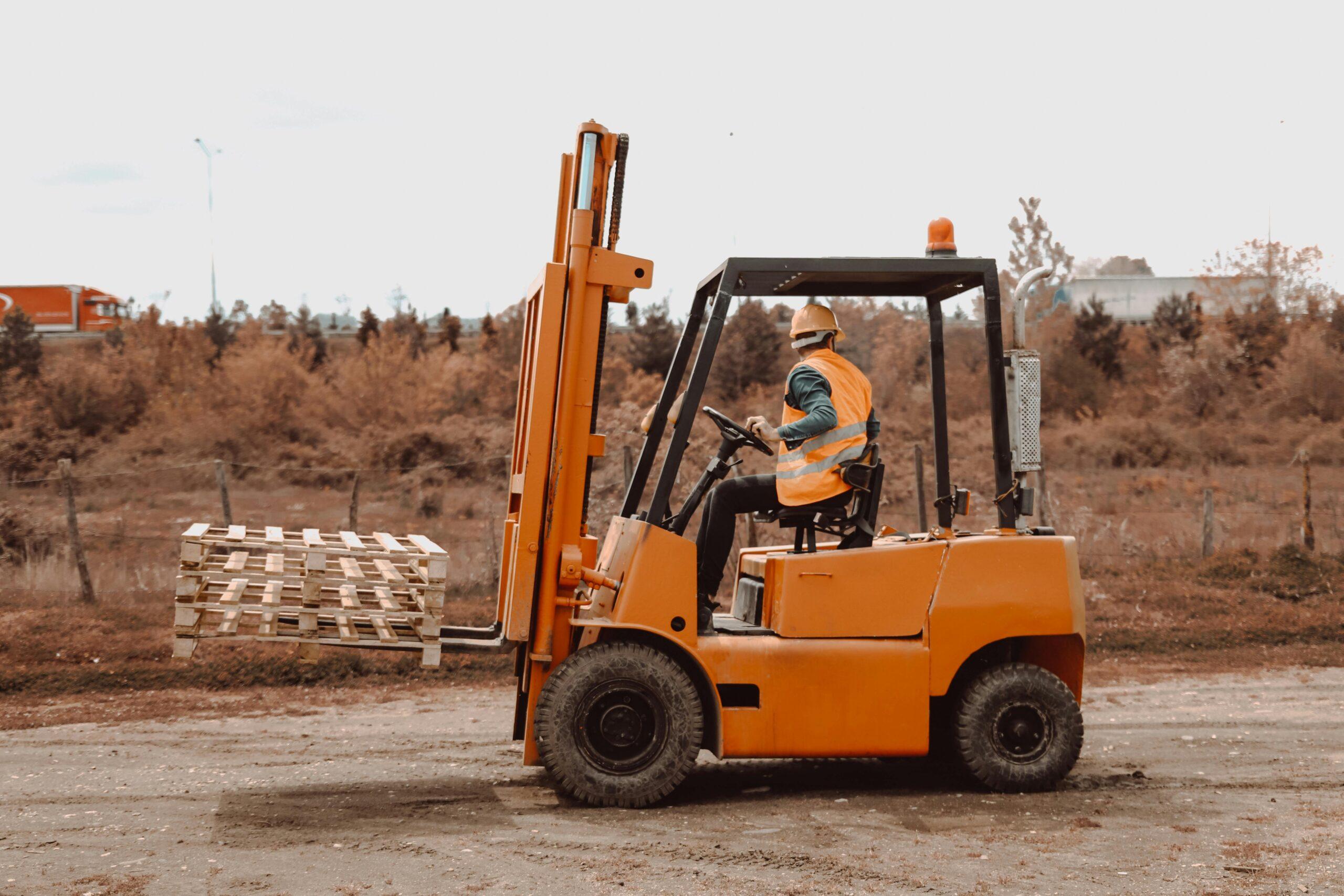 forklift rental services dubai-